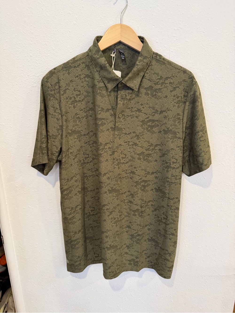 Men's Adidas textured jacquard Camo Polo Shirt size L
